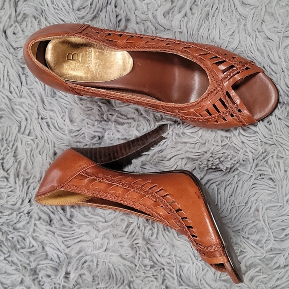 Tan Leather Heels - Picture 1 of 5